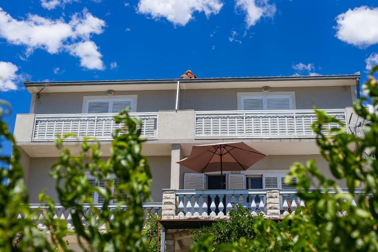 Apartments Rose Trogir Exteriör bild