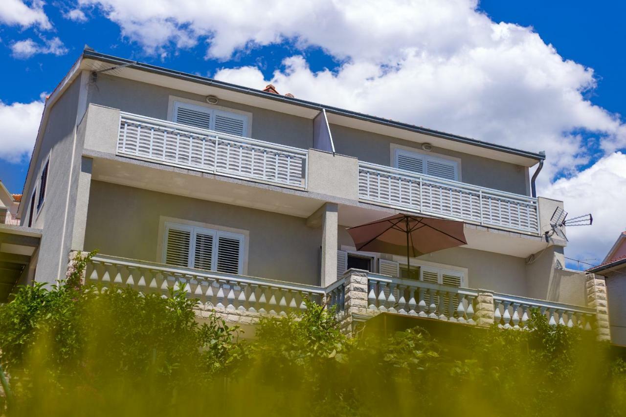Apartments Rose Trogir Exteriör bild