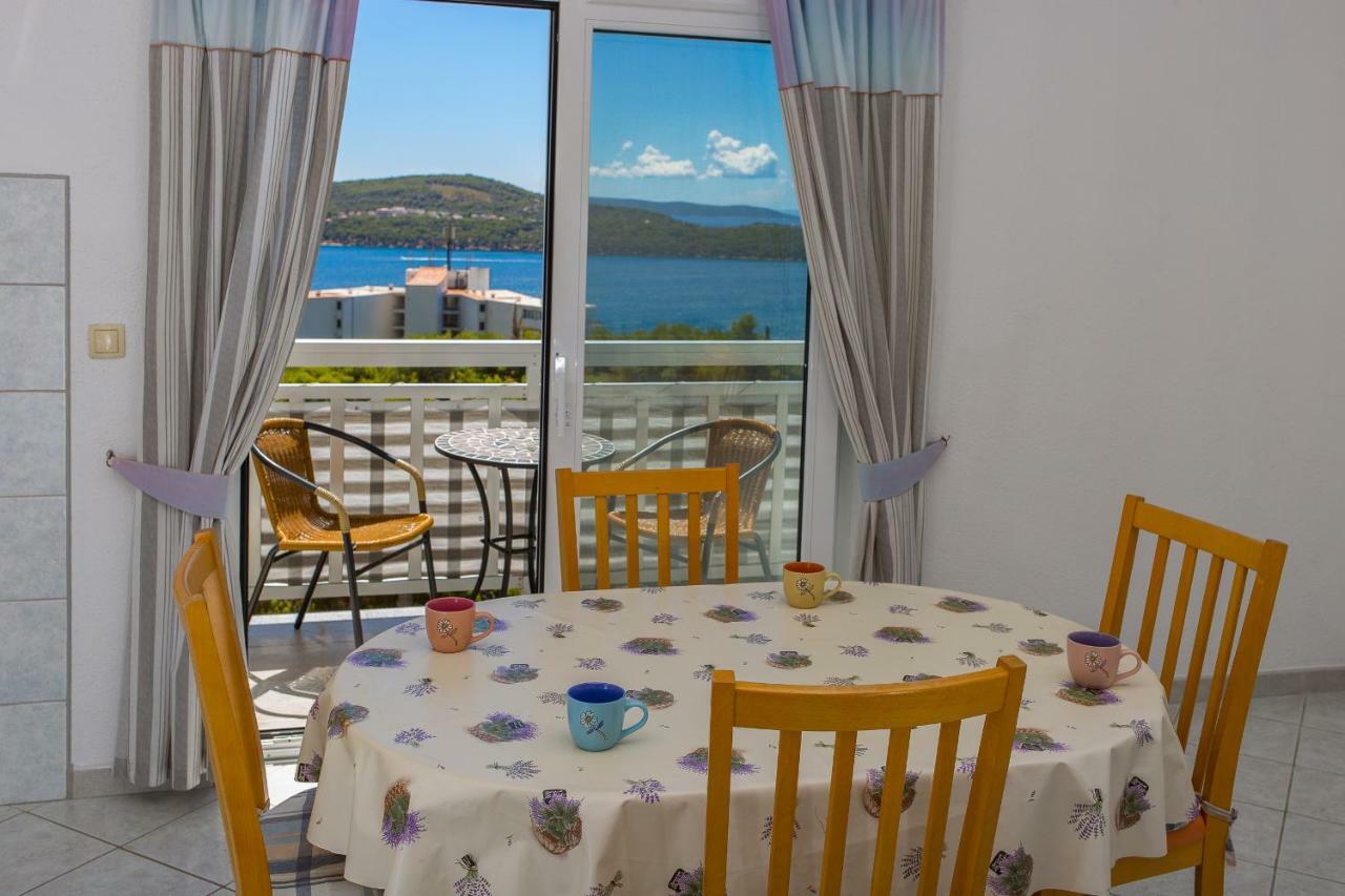Apartments Rose Trogir Exteriör bild